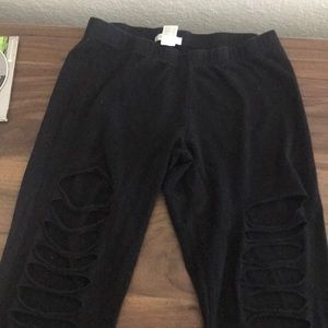 Ripped leggings